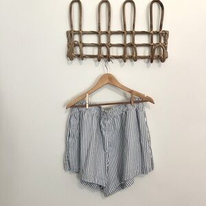 A&F pull-on shorts